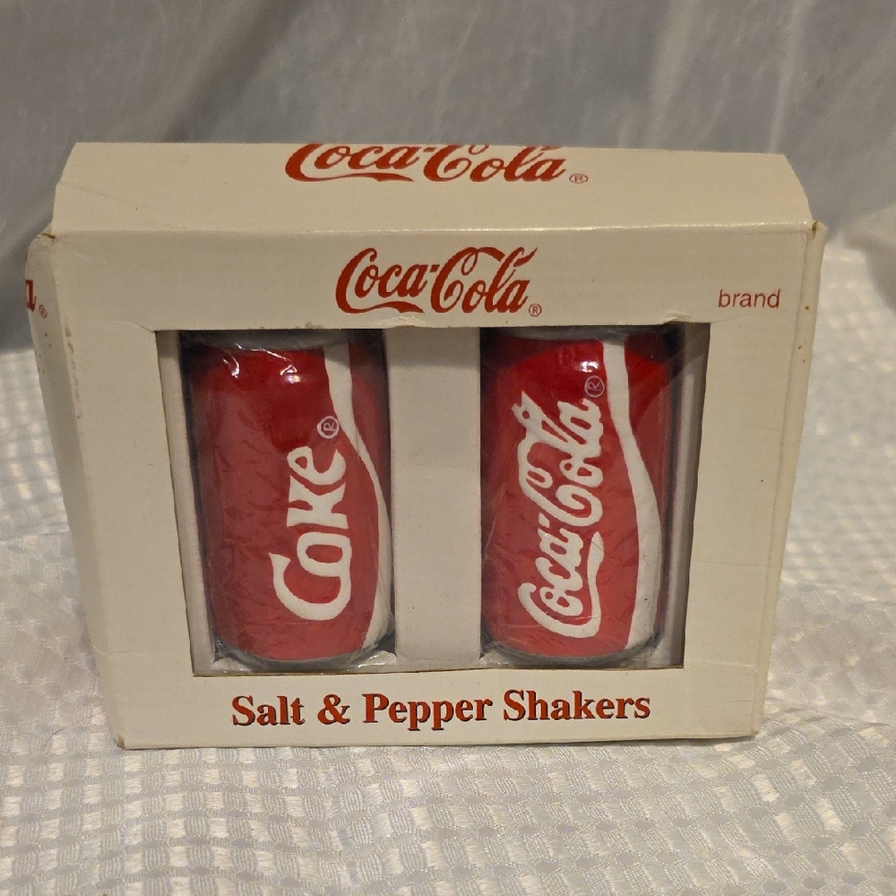 VTG - Coca-Cola Red and White Shaker Set